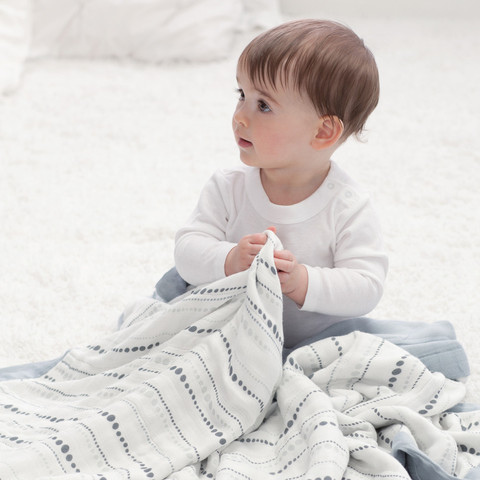 aden_anais_bamboo_dream_blanket_lifestyle_3_large